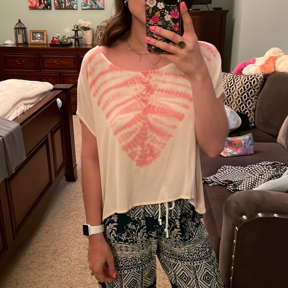 Cropped pink tie dye shirt